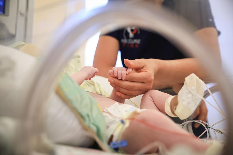 Primul RMN neonatal din România a ajuns la Spitalul Marie Curie din Bucureşti
