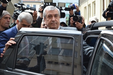Tăriceanu a plecat de la instanţa supremă: Nu sunt adeptul justiţiei făcute la televizor. Actele procedurale, amânate pentru 20 septembrie