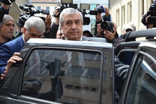 Tăriceanu a plecat de la instanţa supremă: Nu sunt adeptul justiţiei făcute la televizor. Actele procedurale, amânate pentru 20 septembrie