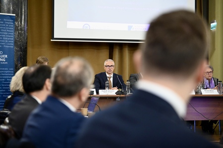 Ministrul Justiţiei: Statul român face eforturi deosebite pentru aderarea la OCDE. Mâine va fi adoptat în şedinţa de Guvern un proiect de lege care vizează protejarea integrităţii funcţiei publice