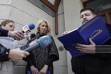 Fosta noră a lui Măgureanu, întrebată de ce nu a făcut mai devreme denunţuri: Mi-e frică. Sper să mă protejeze statul