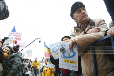 Judecătorii cer DNA să spună ce probe din dosarul de şantaj al directorului Antena Group au fost obţinute cu ajutorul SRI