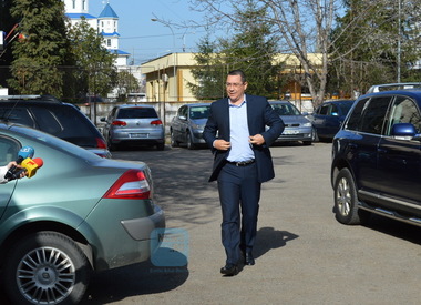 Ponta la ICCJ, către un student care stătea în ultimul rând: “Nu ai vrea să-mi iei locul”