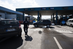 Poliţiştii de frontieră din Vama Moraviţa sunt suspectaţi şi că favorizau infractori să iasă din ţară. GALERIE FOTO