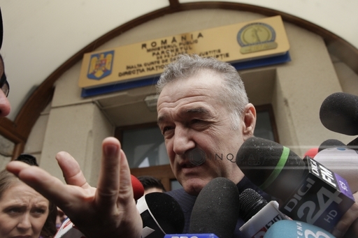 Gigi Becali, audiat la DNA în dosarul privind cărţile scrise în penitenciar pentru reducerea pedepselor