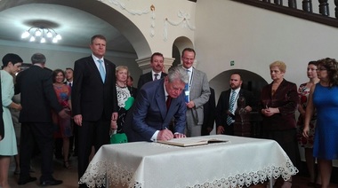 UNJR: Uşurinţa cu care Preşedinţia a preluat traducerea greşită a discursului lui Gauck arată o gravă lipsă de cunoaştere a principiului separaţiei puterilor în stat