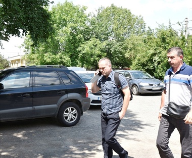 Fostul sef al PJ Sinaia, adus cu mandat la DNA pentru fi audiat într-un dosar în care un denunţător pretinde că i-a dat mii de euro mită