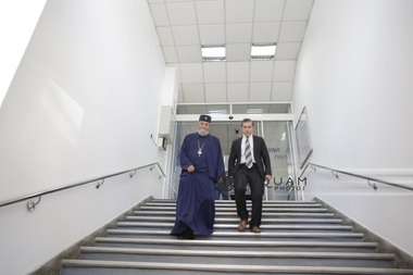 Mitropolitul Ardealului, audiat la DNA. Avocat: Mitropolitul nu a avizat cartea lui Becali, ci a dat binecuvântare pentru scrierea acesteia. Nu a fost pentru o sumă de bani, nu s-au făcut donaţii 
