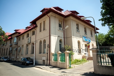 Fiica pacientului filmat cu viermi în răni la Spitalul de Arşi, audiată la Poliţia Capitalei