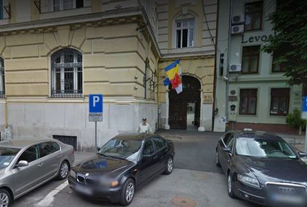 Şefa Serviciului Administrativ din Consiliul Judeţean Sibiu a fost reţinută. Alte patru persoane, plasate sub control judiciar - UPDATE