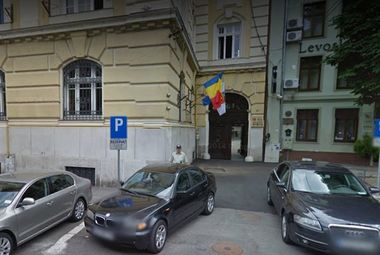 Şefa Serviciului Administrativ din Consiliul Judeţean Sibiu a fost reţinută. Alte patru persoane, plasate sub control judiciar - UPDATE