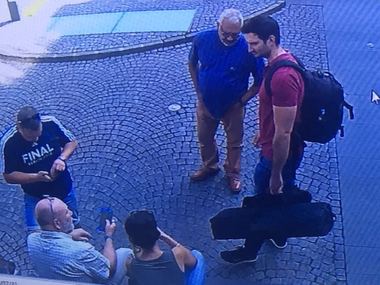 Stuart Ramsay pe Twitter: În imaginea de la hotel apare numai echipa Sky News
