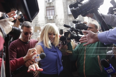 Elena Udrea, pusă sub control judiciar în dosarul privind finanţarea campaniei electorale din 2009