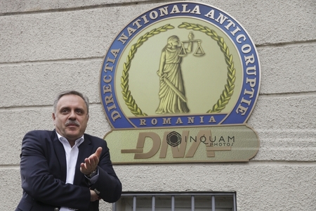 Vicepreşedintele ASF Mircea Ursache şi directorul Fondului de Garantare a Asiguraţilor Cristian Roşu, audiaţi la DNA 