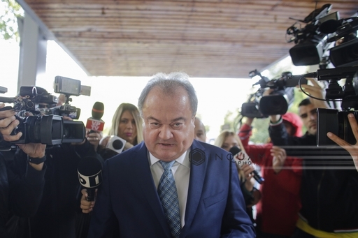 Vasile Blaga, la DNA Ploieşti pentru a fi audiat în calitate de suspect într-un dosar de trafic de influenţă - FOTO