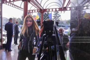 Creatoarea de modă Adina Buzatu, pusă sub control judiciar pe cauţiune, în cuantum de 300.000 de lei
