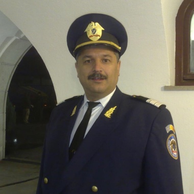Fostul ofiţer SPP acuzat de pornografie infantilă, care filma fete în timp ce făceau sex, arestat preventiv