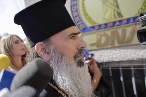 Arhiepiscopia Tomisului, despre IPS Teodosie: Aşteptăm ca procurorii să retragă de îndată acuzaţiile şi măsura preventivă a controlului judiciar