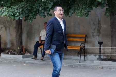 Victor Ponta cere ICCJ ridicarea controlului judiciar, după ce măsura a fost prelungită de procurori, în dosarul privind vizita lui Tony Blair în România
