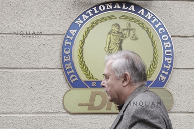 Fostul ministru al Educaţiei Alexandru Athanasiu a venit la DNA, în dosarul "Microsoft 2”