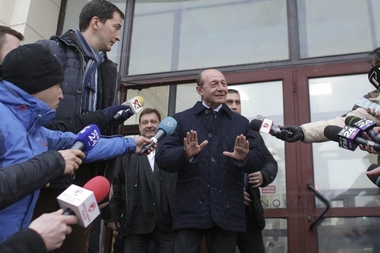 Băsescu, la ieşirea de la Parchetul instanţei supreme: Scoateţi-vă din minte gândirea că vreodată m-am ocupat de vreun dosar