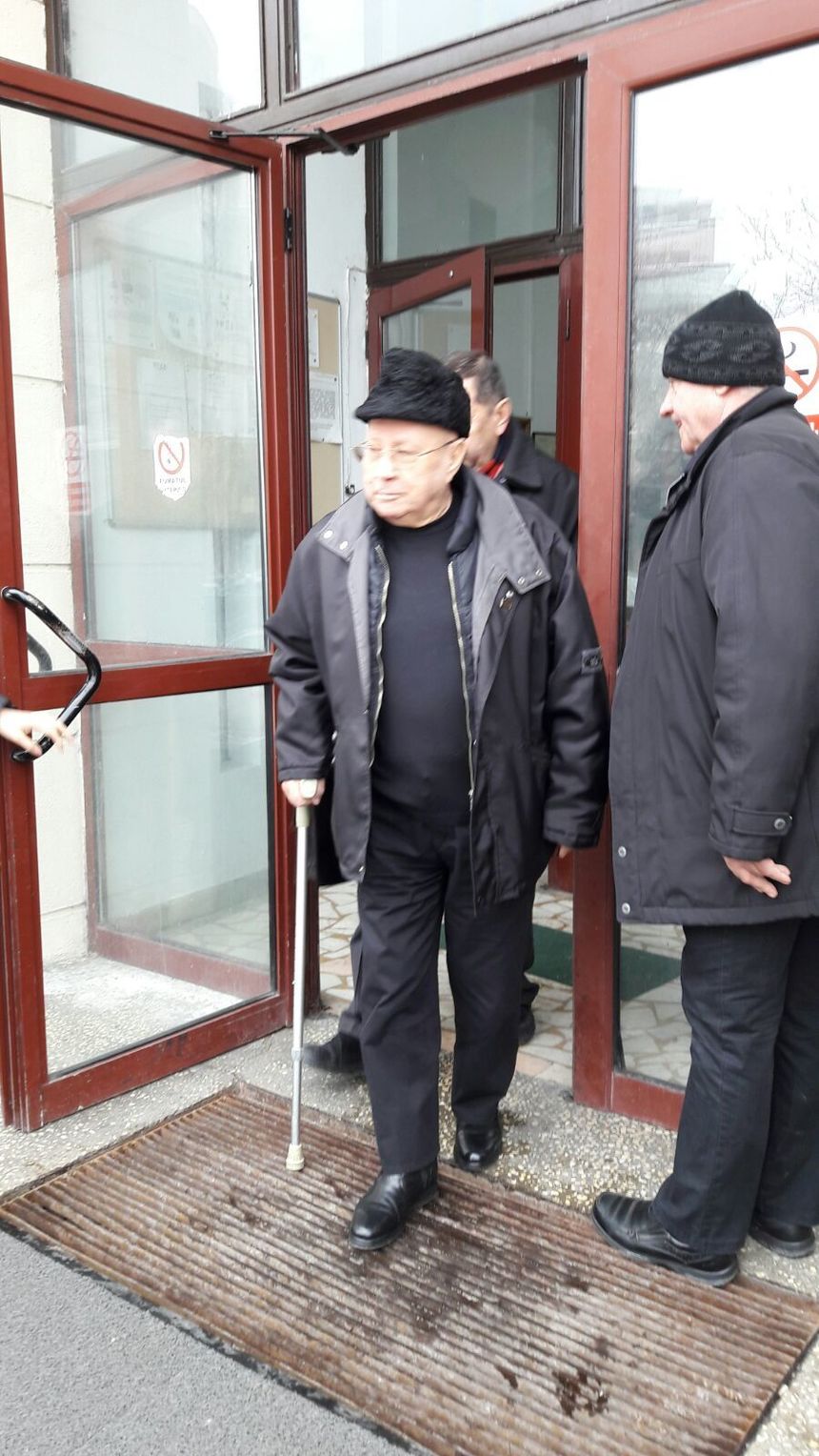 "Cico” Dumitrescu: M-au băgat în dosarul Mineriadei că au vrut să mă bage, nu am fost acolo. Eu spun că Iliescu nu este vinovat. De ce nu îi întreabă pe cei care au dat foc la clădirea Poliţiei?