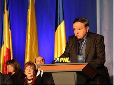 Fostul preşedinte al CJ Braşov Aristotel Căncescu şi alte două persoane, arestaţi preventiv