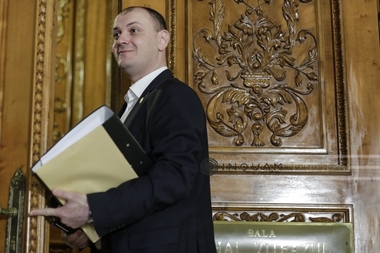 DNA: Din investigaţii rezultă că Sebastan Ghiţă a plecat din România; Ghiţă era convins că va fi arestat după pierderea imunităţii