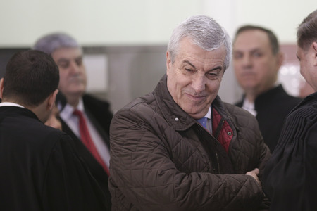 Tăriceanu, în faţa instanţei, la primul termen: Nu recunosc acuzaţiile care mi se aduc şi nici nu le înţeleg 
