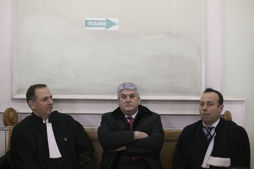 Instanţa vrea să ştie unde este autoturismul cumpărat de DIPI care a fost folosit de Oprea şi dacă MAI a început recuperarea sumelor cheltuite ilegal
