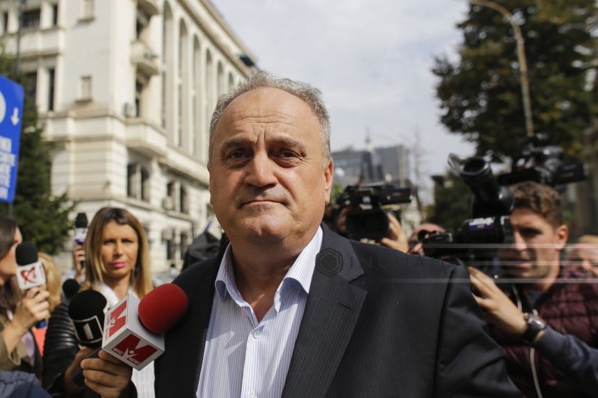 Preşedintele Iohannis a transmis ministrului Justiţiei cererea de urmărire penală a fostului ministru Gabriel Sandu