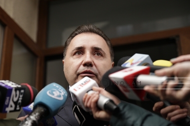Porumboiu: Rizea minte cu neruşinare. Am discutat cu Ghiţă, dar nu s-a pus problema vreunei negocieri privind cazarea la Vaslui