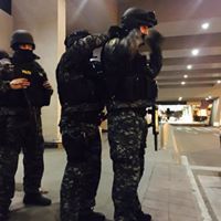 Droguri, arme, bani şi ţigări de contrabandă, confiscate de poliţişti după percheziţii la traficanţi  