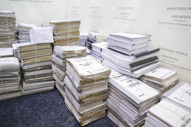 Dosarul "Mineriadei", care are 413 volume, dus la ICCJ şi depozitat pe hol. Cristina Tarcea: Conducerea ICCJ cere de 10 ani un nou sediu, fără rezultat