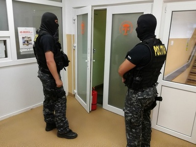 Percheziţii în Arad, la Serviciul de Medicină Legală şi la locuinţele unor persoane suspectate de infracţiuni de corupţie - FOTO