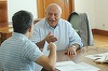 Instanţa ar urma să decidă definitiv, astăzi, dacă omul de afaceri Dan Voiculescu poate fi eliberat condiţionat. El este internat la Spitalul Universitar şi ar putea fi externat în cursul zilei