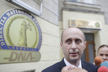 Fostul preşedinte al Consiliului Judeţean Teleorman Adrian Gâdea, urmărit penal în dosarul "Belina", a fost la DNA