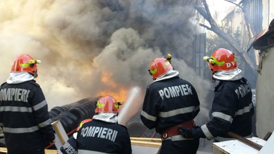 Administratorul azilului din Bucureşti la care a avut loc un incendiu în care o persoană a murit şi 19 au fost rănite, audiat