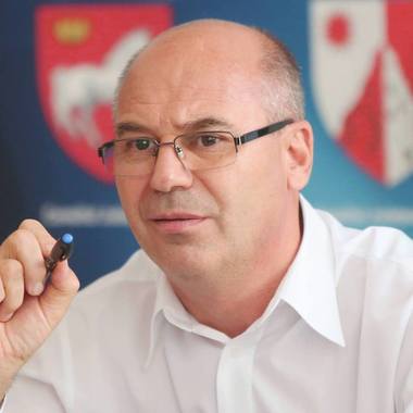 Preşedintele Consiliului Judeţean Iaşi, urmărit penal de DNA pentru abuz în serviciu legat de atribuirea unor contracte pentru drumuri