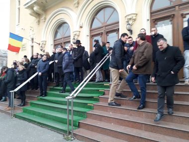 Proteste ale magistraţilor constănţeni pentru a doua zi la rând: Dacă modificările vor fi adoptate, siguranţa cetăţenilor nu va mai exista