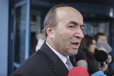 Toader, întrebat dacă este de acord cu introducerea principiului integrităţii în Constituţie: Da, Constituţia trebuie modificată