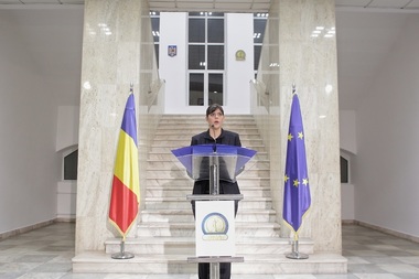 Secţia pentru procurori a CSM discută astăzi solicitarea ministrului Justiţiei de revocare a procurorului şef al DNA. La şedinţă sunt aşteptaţi şi Laura Codruţa Kovesi şi Tudorel Toader