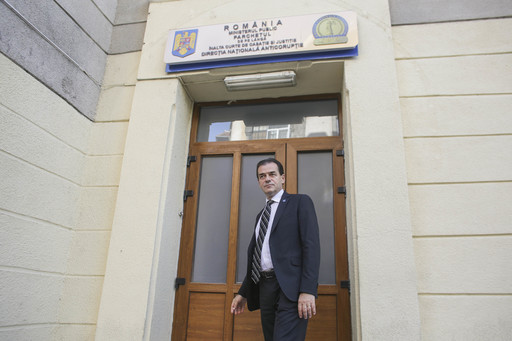 Instanţa supremă ar urma să pronunţe astăzi decizia în dosarul liderului PNL Ludovic Orban; el a fost achitat de către instanţa de fond