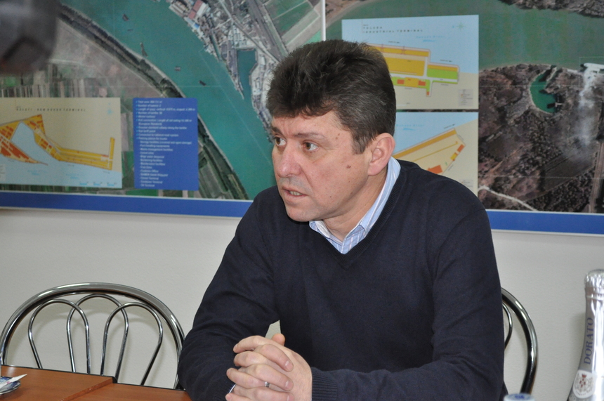 Directorul Companiei Administraţia Porturilor Dunării Maritime, reţinut pentru luare de mită, va fi plasat în arest la domiciliu
