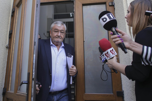 Fostul ministru Sebastian Vlădescu, la DNA. El spune că a achitat parţial cauţiunea de un milion de euro în dosarul în care este urmărit penal