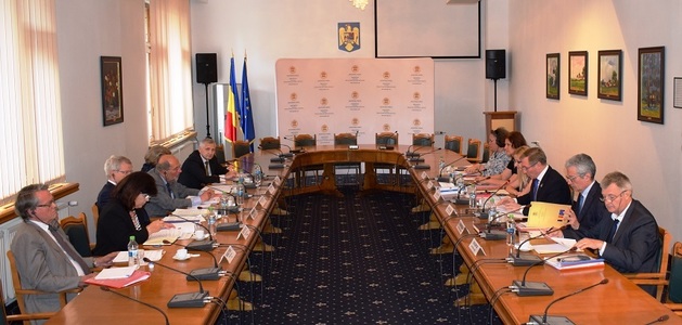 Procurorul general Augustin Lazăr s-a întâlnit cu delegaţia Comisiei de la Veneţia