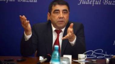 Foştii prefecţi de Buzău Paul Beganu şi Maria Buleandră, condamnaţi la 9 ani şi 8 luni de închisoare, respectiv 5 ani şi 6 luni de închisoare pentru fapte de corupţie