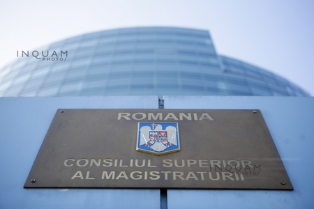 CSM discută cererea de apărare a independenţei sistemului judiciar, după ce peste 1.000 de magistraţi au invocat atacurile politicienilor la adresa justiţiei