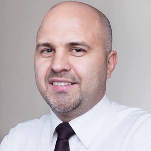 Deputatul USR Emanuel Ungureanu anunţă că a depus o nouă plângere penală pe numele fostului şef al Institutului deTransplant Renal din Cluj Mihai Lucan, la DNA