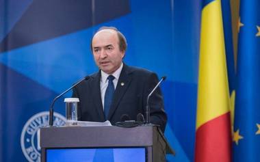 Toader, despre şefia DNA: Mă aşteptam la mai mulţi candidaţi. Sunt oameni cu experienţă; nu ştiu dacă pozitivă, negativă. sunt patru, dar nu înseamnă că obligatoriu trebuie să selectăm pe unul dintre ei